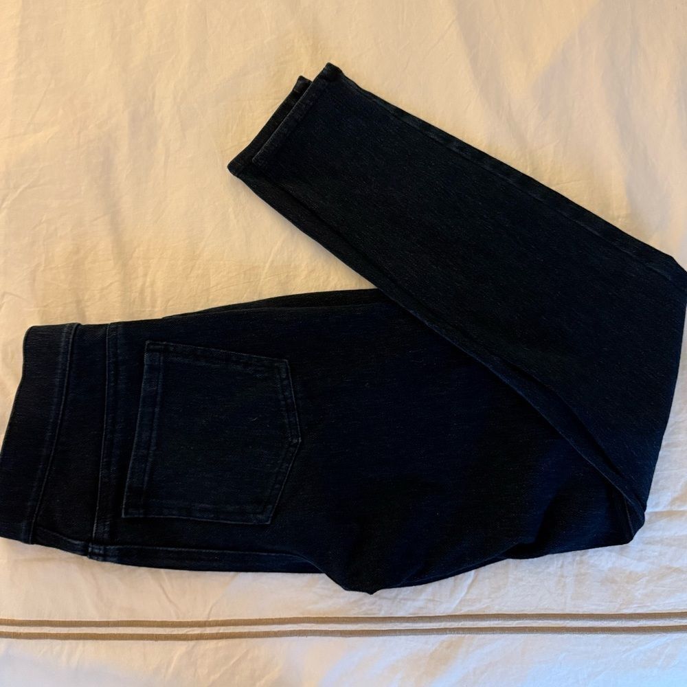 Spanx Woman’s Jean Leggings in Dark Wash. Size S/P.